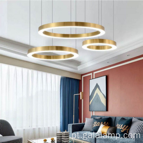 Lustre LED moderno de 3 anéis dourado